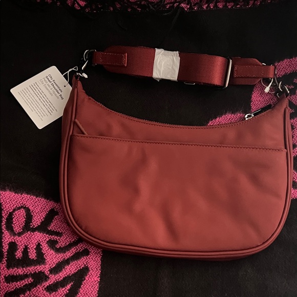 Lululemon Athletica Deep Red Shoulder Bag - Picture 2 of 2